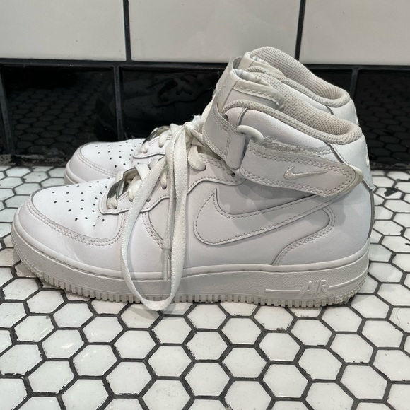 Nike Air Force 1 Mid White - Picture 3 of 7